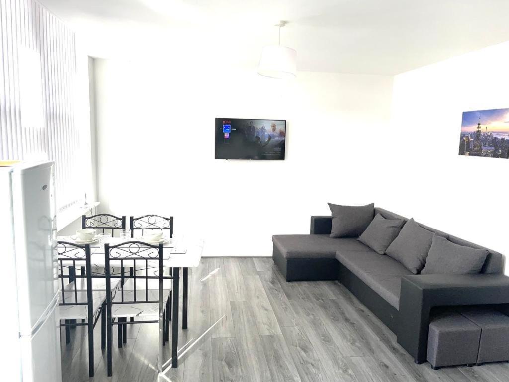 Bradford City Centre Apartments: Extended Stay with Self Check-In Exterior photo